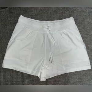 Lululemon Dance Studio High Rise Shorts 3.5 inch - White size 6